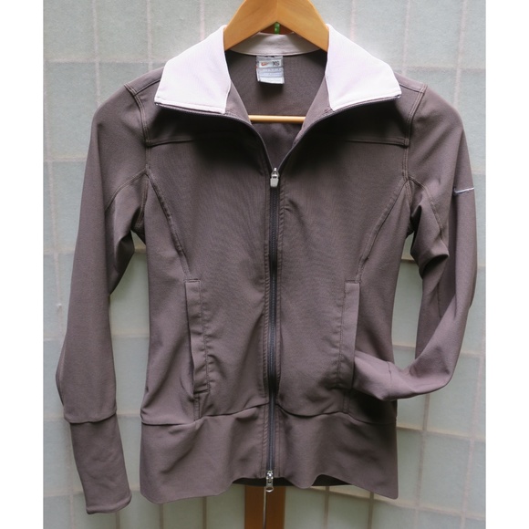 Nike Dri fit running jacket - Picture 2 of 6